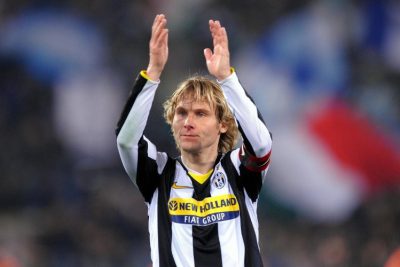 Tìm hiểu lối chơi và số áo Nedvěd tại câu lạc bộ Juventus